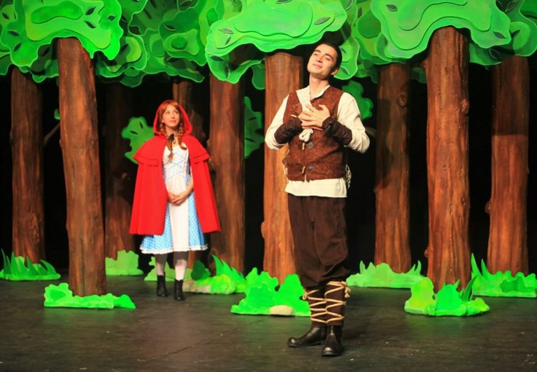ETİ Çocuk Tiyatrosu “Kırmızı Başlıklı Kız” Oyunu ile İzmir’de… Kültür